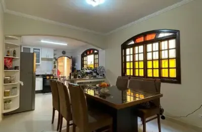 Casa com 3 quartos à venda na Rua Chile, Jardim América, Taboão da Serra