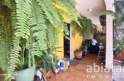 Casa à venda com 5 dormitórios no pirajussara – espaço e potencial para investimento