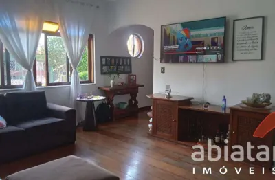 Casa térrea à venda com 267m² e 4 vagas – rua dos jasmins, taboão da serra