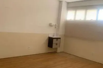 Prédio comercial com 16 salas 11 banheiros parque pinheiros taboao da serra