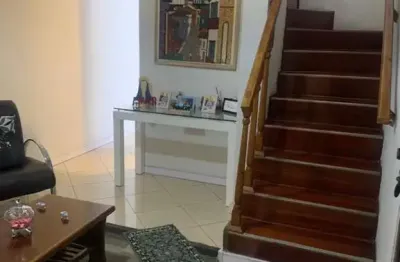 Sobrado a venda com 3 quartos 2 salas 1sala1 cozinha e banheiro campo limpo