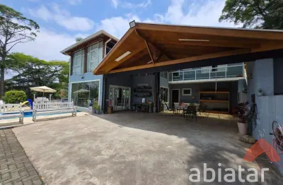 Casa de alto padrão à venda com 900m²  4 dormitórios  Condomínio Iolanda  Taboão da Serra/SP