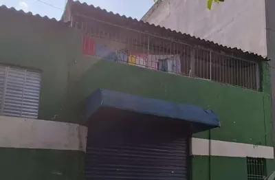 Imóvel com 2 casas e 2 salões comerciais à venda – próximo à estrada kizaemon takeuti