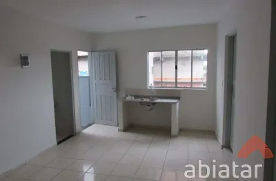 Casa com 2 quartos para alugar na Rua Enus Araújo, Jardim Panorama, Taboão da Serra