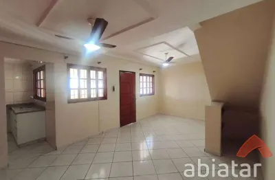 Casa com 3 quartos para alugar na Viela Ibiúna, Conjunto Habitacional Presidente Castelo Branco, Carapicuíba