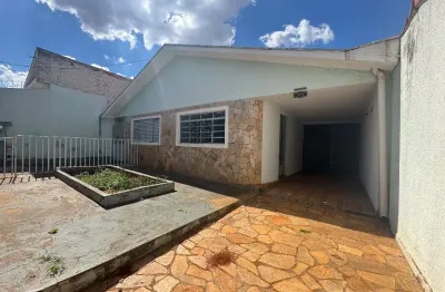 Grande oportunidade casa a 5 minutos do centro de rio preto no bairro boa vista. são 3 casas no mesmo terreno ideal para locação.