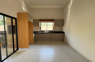 Aluga-se casa no bairro dr. joão tajara ao lado do são deocleciano já com móveis planejados