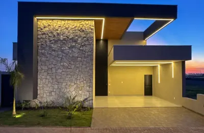 Casa no Condomínio Quinta do Lago II com  169m2 de Construção  com 3  suítes de decorada