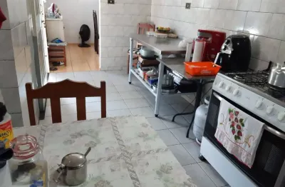 Linda casa térrea com 3 quartos jardim paranaense  curitiba/pr