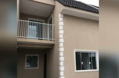 Sobrado com entrada independente,2 garagens e 3 quartos sitio cercado