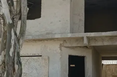 Triplex novo   3 quartos  com suite,bairro sitio cercado curitiba/pr