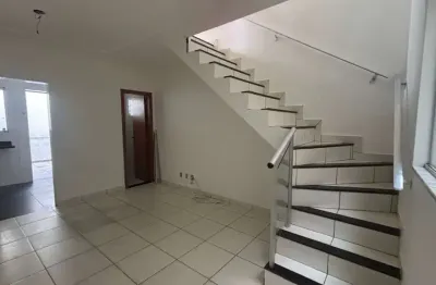Casa com 2 quartos à venda na Rua Urâno, 520, Parque São Pedro (Venda Nova), Belo Horizonte por R$ 230.000