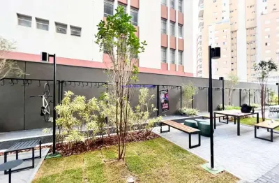 Apartamento studio mobiliado 27m², 01 dormitório e 01 banheiro.  condomínio com portaria, segurança, piscina, academia e salão de festa.  excelente