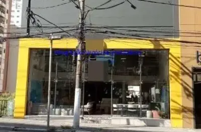 Prédio com loja 800m², com frente para 2 ruas,  com 4 andares e 6 banheiros.  excelente localização, a 8 minutos andando para a estação do metrô