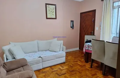 Apartamento arejado, reformado e ensolarado  78m² de área útil, 02 dormitórios e 01 banheiro.  condomínio com portaria.  excelente localização