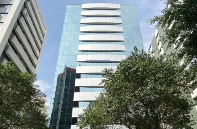 Prédio comercial  2.452m², 11 salas, 11 banheiros e 60 vagas de garagem.  excelente localização, á 3 minutos andando para a estação do metrô