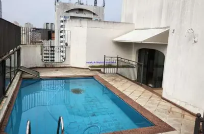 Apartamento cobertura duplex 669m², 04 dormitórios (sendo 02 suítes), 05 banheiros, 05 vagas de garagem e piscina privativa.