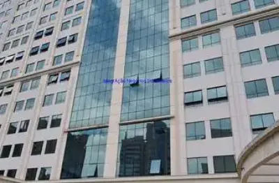 Conjunto comercial 204m², 01 copa, 04 banheiros e 06 vagas de garagem.  condomínio com segurança, portaria e recepção.  excelente localização