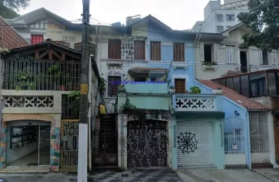 Casa comercial 100m², 01 cozinha e 01 banheiro.  excelente localização á 9 minutos andando para a estação do metrô consolação