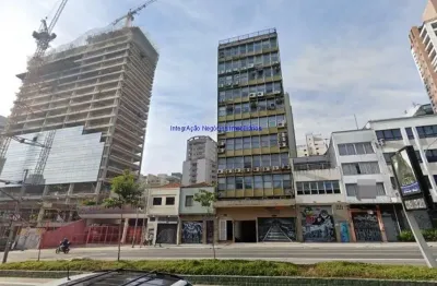 Conjunto comercial 334m², 03 banheiros e 06 vagas de garagem.  condomínio com portaria, segurança e recepção.  excelente localização