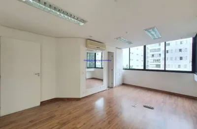 Conjunto comercial 44m²,  01 banheiro e 01 vaga de garagem.  condomínio com portaria, segurança e recepção.  excelente localização