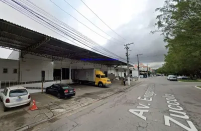 Galpão 2167m², 06 banheiros e 22 vagas de garagem.  excelente localização, entre as avenidas cardeal santiago luís copello, doutor gastão vidigal