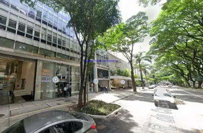 Conjunto comercial 300m² e 03 banheiros.  condomínio com portaria, segurança e recepção.  excelente localização