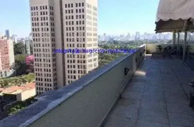 Apartamento cobertura 131m², 03 dormitórios ( sendo 01 suite), 02 banheiros e 01 vaga de garagem.  condomínio com segurança, portaria, piscina