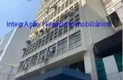 Condomínio sem limites de horário com portaria 24hs.  excelente localização á 3 minutos andando para a estação do metrô republica;