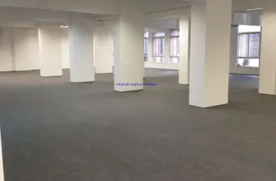 Conjunto comercial 470m² e 02 banheiros.  condomínio com recepção e segurança.  excelente localização, á 4 minutos andando para a estação do metrô