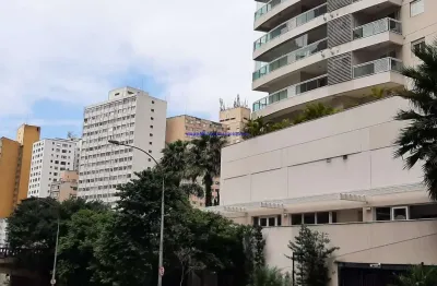 Condomínio com segurança e monitoramento.  excelente localização á 7 minutos andando para a estação do metrô anhangabaú; entre o viaduto nove de julho