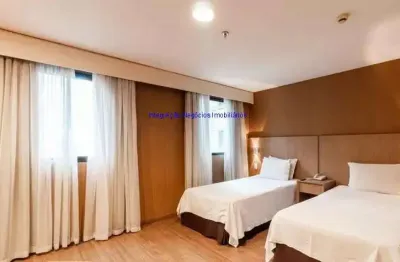 Apartamento studio flat 25m², 01 dormitório, 01 banheiro e 01 vaga na garagem.  condomínio com segurança, portaria, quadra, piscina aquecida