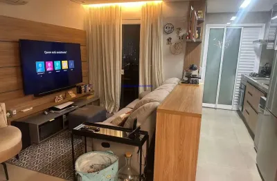 Condomínio com segurança, portaria, churrasqueira, academia, brinquedoteca, playground, salão de festas, salão de jogos e piscina aquecida.