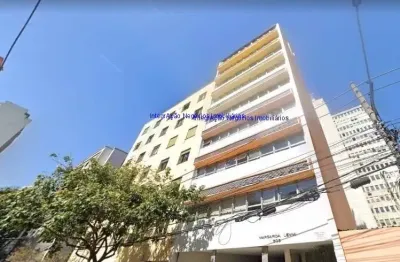Conjunto comercial 170m², 04 banheiros e 02 vagas na garagem.  condomínio com segurança e portaria.  excelente localização.