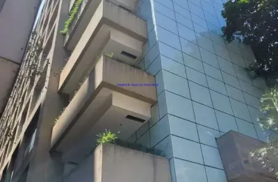 Prédio comercial 4.023m², possui 9 andares, 01 copa em cada andar, 03 banheiros em cada andar e 95 vagas na garagem;