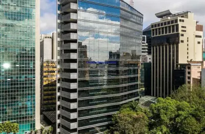 Conjunto comercial 891,74m², 01 banheiro e 19 vagas de garagem.  condomínio com recepção e segurança.  excelente localização