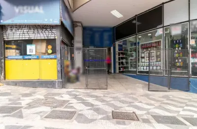 Loja 31m² e 01 banheiro.  excelente localização á 1 minuto andando para a estação do metrô são bento; entre a rua são bento  e  avenida são joão.