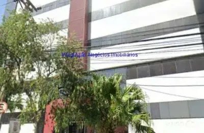 Conjunto comercial 243m², 02 banheiros e 06 vagas de garagem.  condomínio com recepção e segurança.  excelente localização á 1 minutos andando para a
