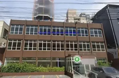 Prédio comercial 540m², 5 banheiros e 14 vagas na garagem.  excelente localização entre as ruas francisco leitão, cardeal arcoverde e teodoro sampaio
