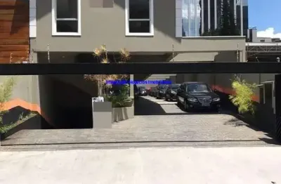 Predio Comercial 1200m², 16 Salas., 06 Banheiros e  35 Vagas de Garagem  Excelente localização entre a Rua Sampaio Vidal