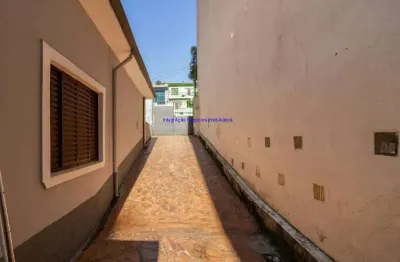 Casa 400m², 03 dormitórios,  03 banheiros e 03 vagas de garagem.  excelente localização; entre as ruas aimberê, misitro gastão mesquita e apinajés;