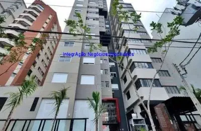 Apartamento studio mobiliado 30m², 01 dormitório, 01 banheiro e 01 vaga de garagem.  condomínio com portaria, segurança, piscina, academia