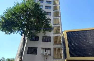 Condomínio com portaria  e segurança .  excelente localização á 7 minutos andando para a  estação do metrô consolação;