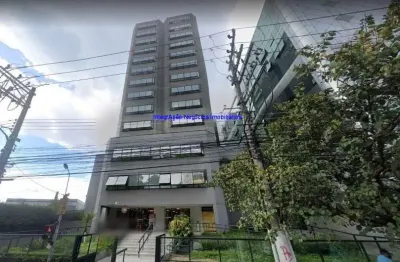 Conjunto comercial 340m², 01 copa, 03 banheiros e 06 vagas na garagem.  condomínio com recepção e segurança 24hrs.  excelente localização