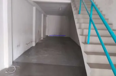 Sobrado 100m²,  02 banheiros e 01 vaga de garagem.  excelente localização entre as ruas cardeal arcoverde, teodoro sampaio e avenida pedroso de morais