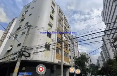 Conjunto comercial 100m², 04 salas e 02 banheiros.  condomínio com recepção e segurança 24hrs.  excelente localização