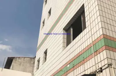 Prédio comercial 800m², 13 banheiros, 20 vagas de garagem; possui 4 pavimentos.  excelente localização entre a rua bicudo de brito