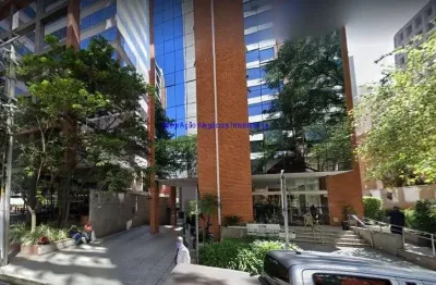 Conjunto comercial 120m², 02 banheiros e 03 vagas na garagem.  condomínio com recepção e segurança 24hrs.  excelente localização