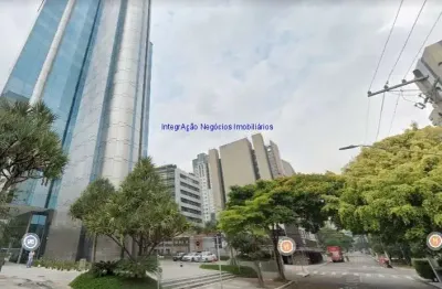Conjunto comercial 267m², 01 banheiro e 06 vagas na garagem.  condomínio com recepção e segurança 24hrs.  excelente localização