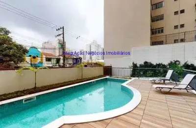 Apartamento 140m², 02 dormitórios (sendo 01 suíte), 02 banheiros e 02 vagas na garagem.  condomínio com portaria, segurança 24hrs, piscina